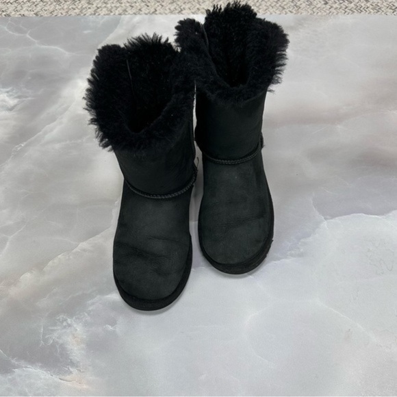 Ugg Bailey Bow Short Boots - Picture 3 of 10